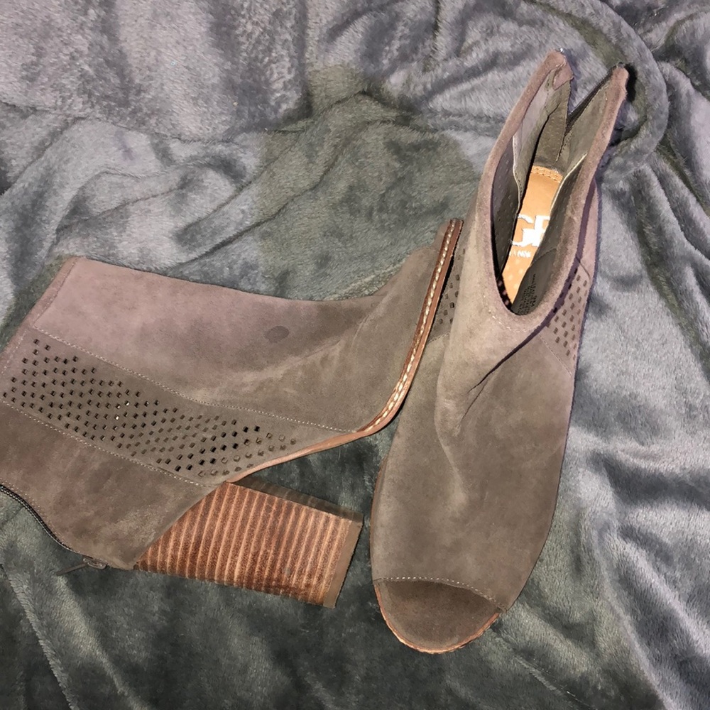 Heeled boots